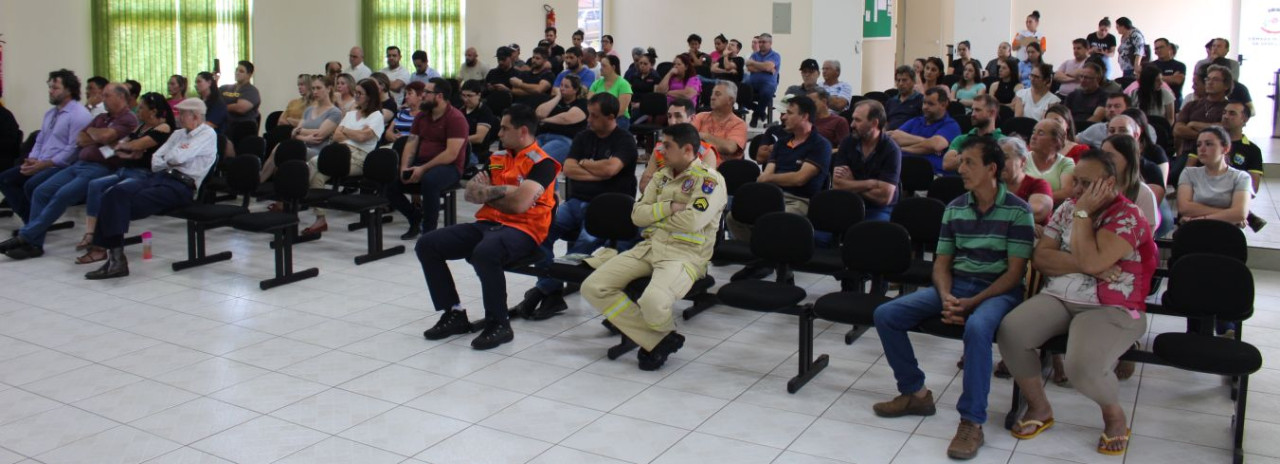 Reunião discute ações de recuperação e prevenção de enchentes em General Carneiro