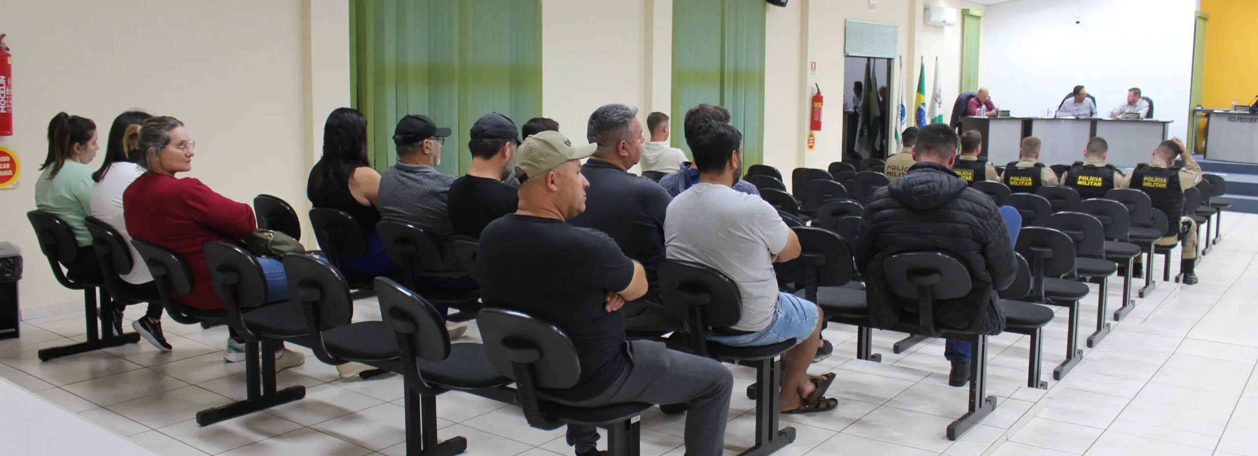 Câmara Municipal entrega Moção de Aplausos a Policiais do 27º Batalhão de Polícia Militar